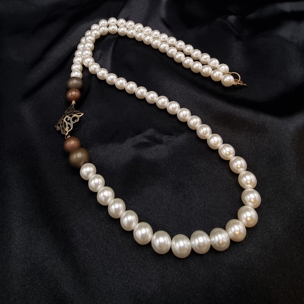 Vintage 1990s Faux Pearl Necklace With Bronze-Tone Beads